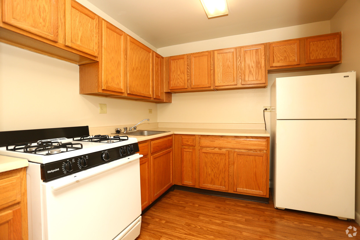 Harris Gardens Apartments